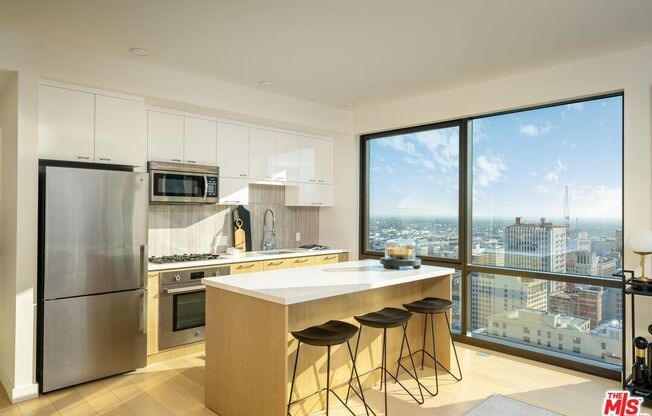 2 beds, 2 baths, 941 sqft, $3,800, Unit 809