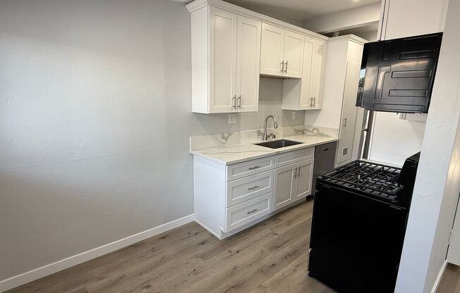 Newly Remodeled 1bd/1bth Unit Available with Private Patio and Assigned Parking!
