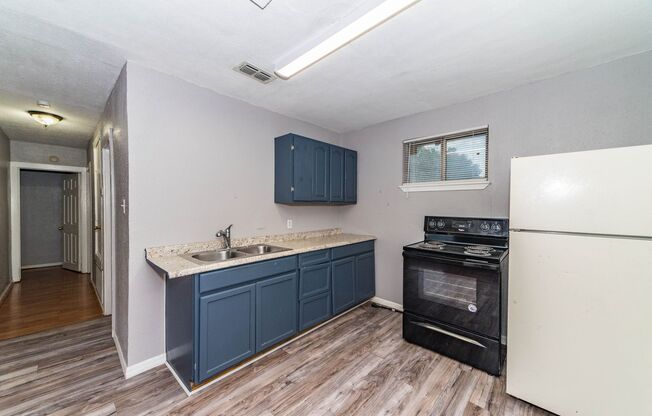 3 beds, 1 bath, $995, Unit 508-b