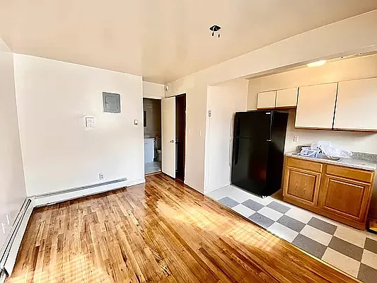 223 9th St