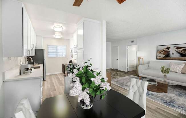 Welcome to  Riverside Drive Apartments