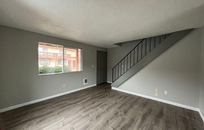 2 beds, 1 bath, 682 sqft, $1,375, Unit 12