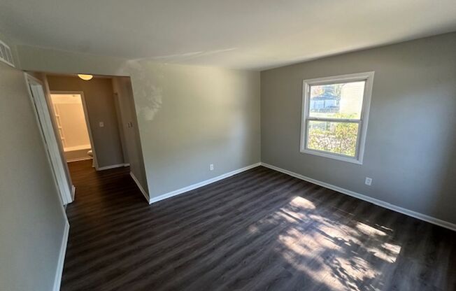 2 beds, 1 bath, $1,200