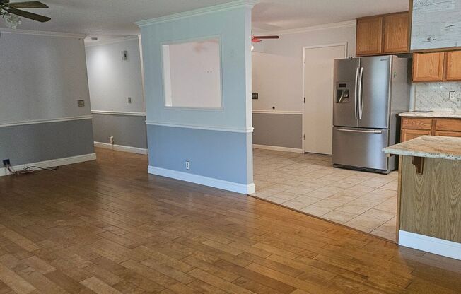 Spacious Open Floor Plan Close to Schools and Shopping