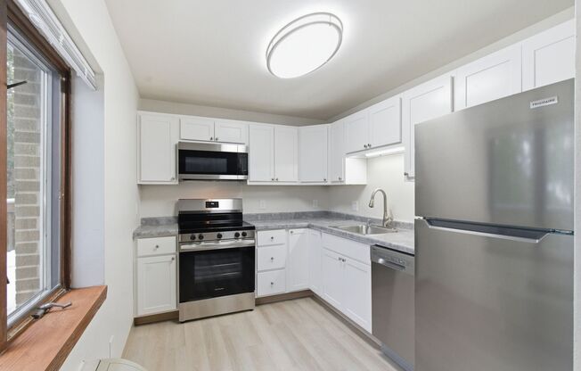2 beds, 1 bath, 1,044 sqft, $1,675, Unit 507-10