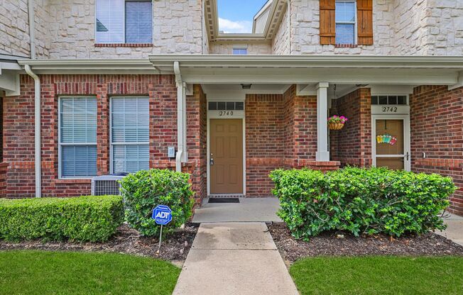 BEAUTIFUL 2 Bed, 2.5 Bathroom Townhome*