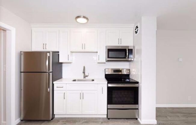 Studio, 1 bath, 400 sqft, $1,650, Unit 203