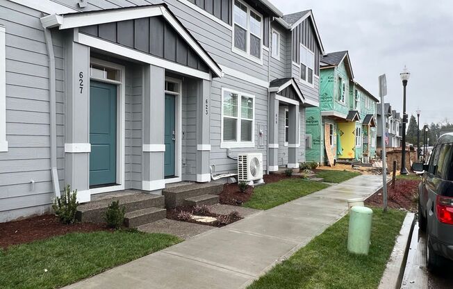 Beautiful Hazel Dell Townhome! Location, Location!