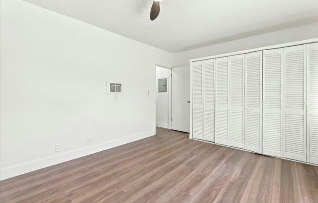 1042 6th Street (#570)