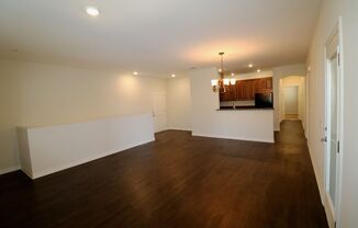 3 beds, 2 baths, 1,291 sqft, $3,095, Unit 600-306