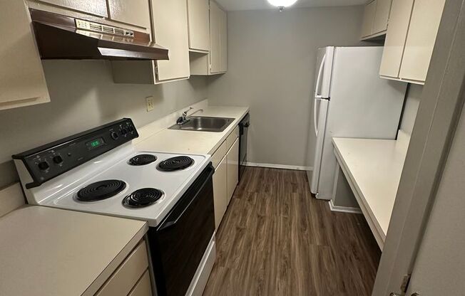 1BD/1BA Condo located in Germantown!