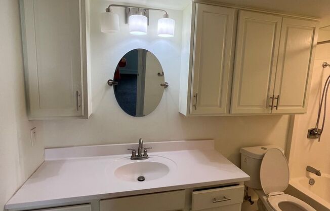 2 beds, 1.5 baths, 950 sqft, $1,545, Unit 116E