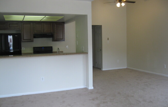 Spacious 2 BR Town home in Chimney Hill
