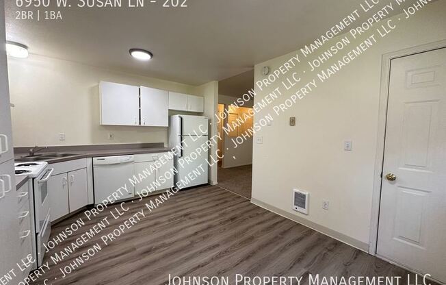 6950 W SUSAN LN