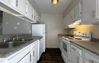 2 beds, 1 bath, 905 sqft, $995, Unit 5504-A