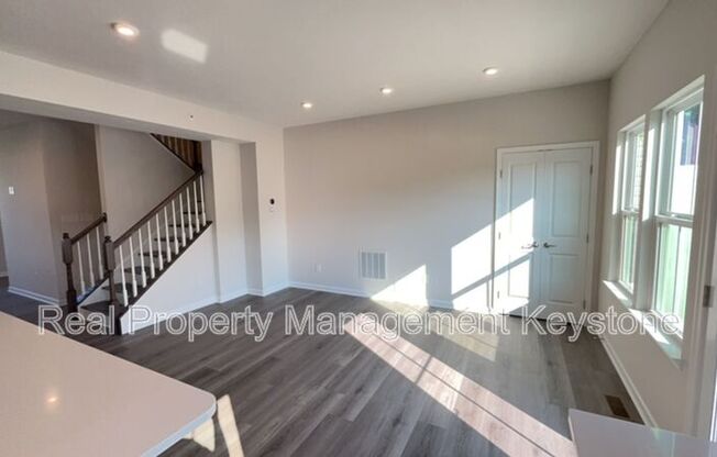 414 NOLAN CIR