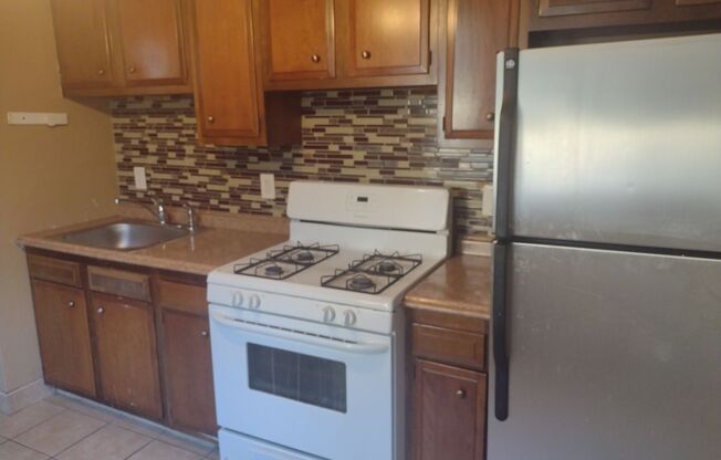 1 bed, 1 bath, 1,000 sqft, $995, Unit #2