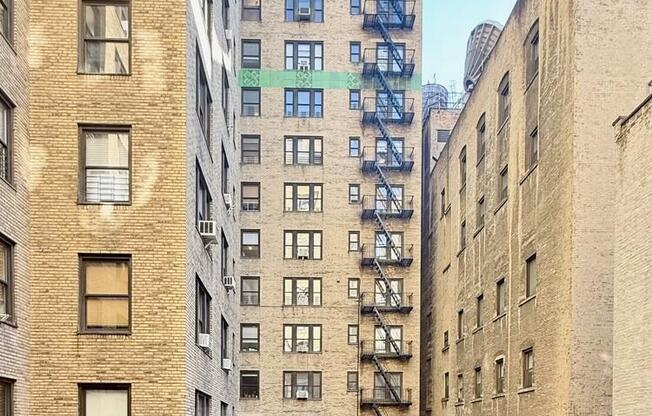 1 bed, 1 bath, 904 sqft, $6,650, Unit 5J