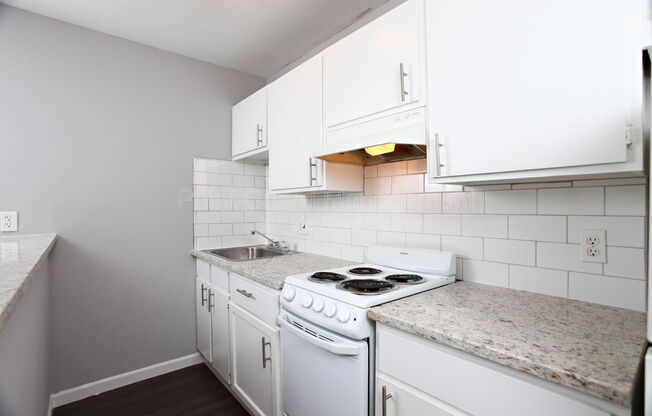 1 bed, 1 bath, $595, Unit 202