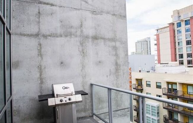 1 bed, 1 bath, $2,500