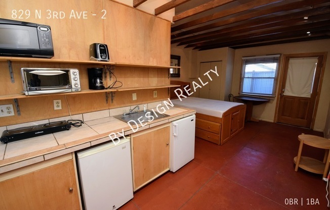 829 N 3 AVE