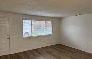 2 beds, 1 bath, 780 sqft, $1,295, Unit 123