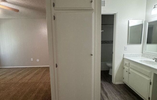 1 bed, 1 bath, 665 sqft, $2,125, Unit 13
