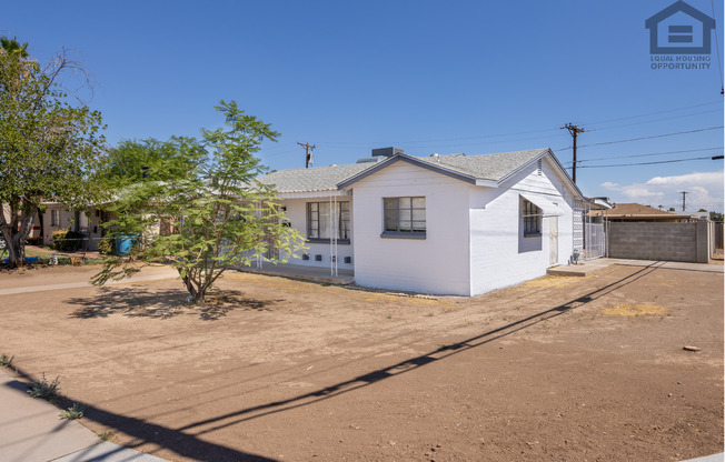 3Bed/1.5Bath House at Northern Ave/31st Ave! Ready for Immediate Move-In! -- NO HOA!