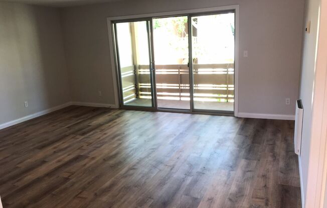 Awesome Remodeled Top Floor condo in Point Loma Tennis Club