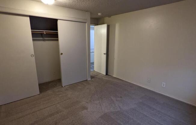 2 beds, 1 bath, 875 sqft, $1,195