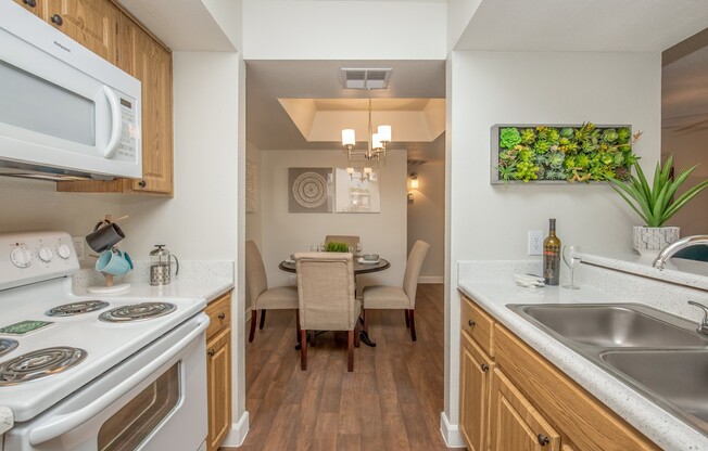 2 beds, 2 baths, 900 sqft, $1,305, Unit 253