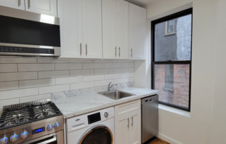 321 E 93 ST