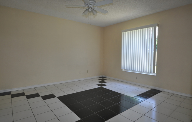 ORLANDO: Single Family Home -  AVAILABLE NOW!