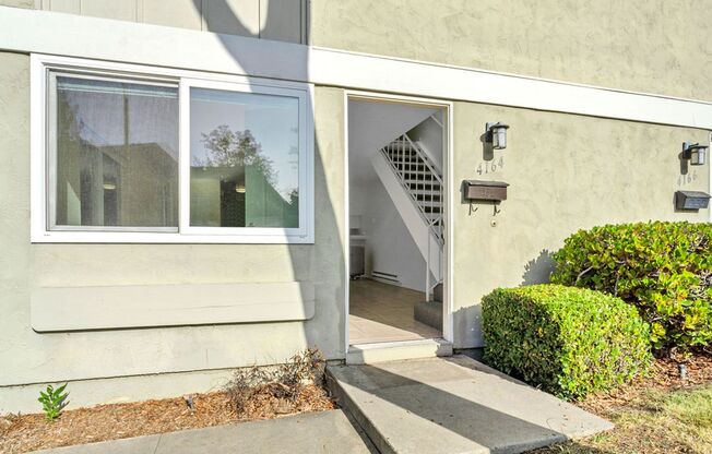 Spacious four bedroom in Prime UTC/UCSD Location! Available immediately!