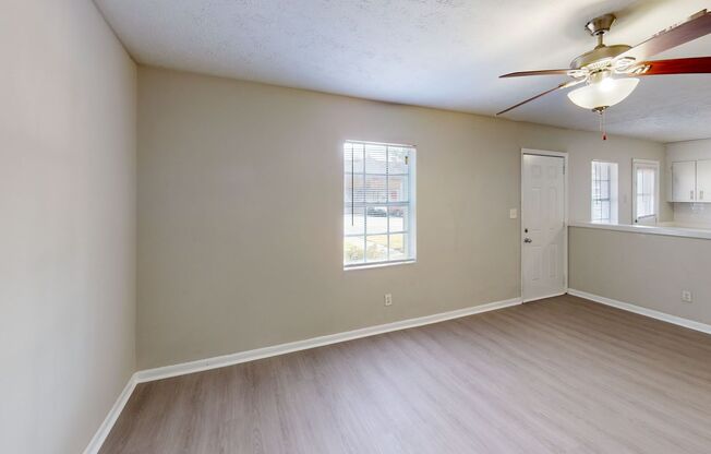 2 beds, 1 bath, 770 sqft, $1,100, Unit K1