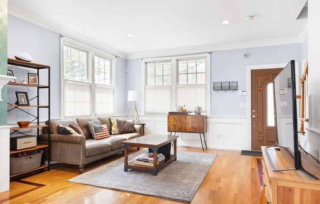 437 GALLIVAN BLVD