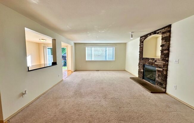 Roomy 4-Bedroom Home in Quiet Panther Lake Location
