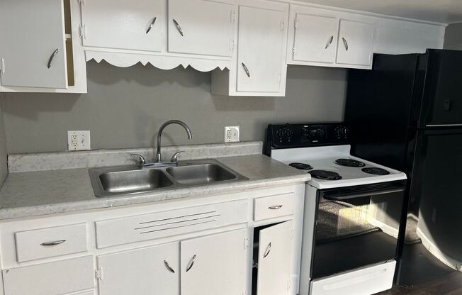 1 bed, 1 bath, 600 sqft, $775, Unit B04 1036 02