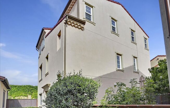 For Rent: Spacious 4BR/3.5BA Newer Home in Fremont Irvington area