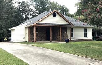 Gorgeous Three Bedroom Ranch Home!