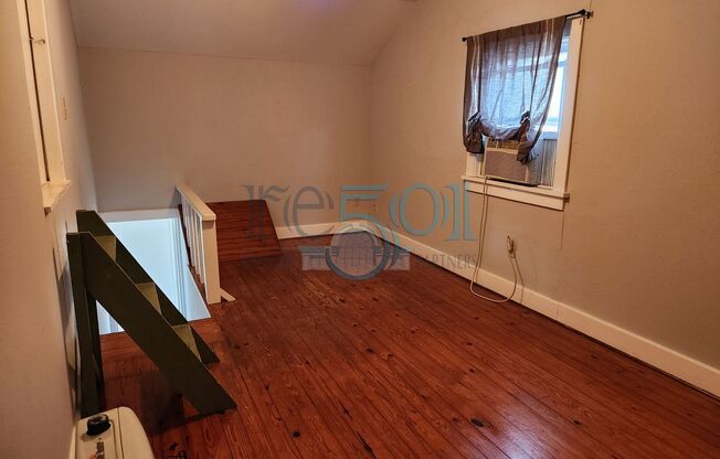 2 beds, 1 bath, $1,250