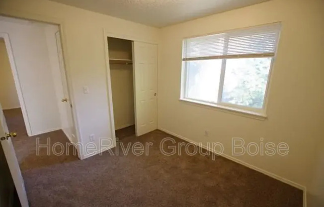 1452 N PL 202