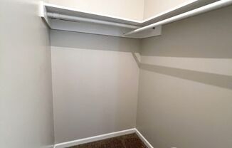 3 beds, 2.5 baths, 1,450 sqft, $1,600, Unit 72