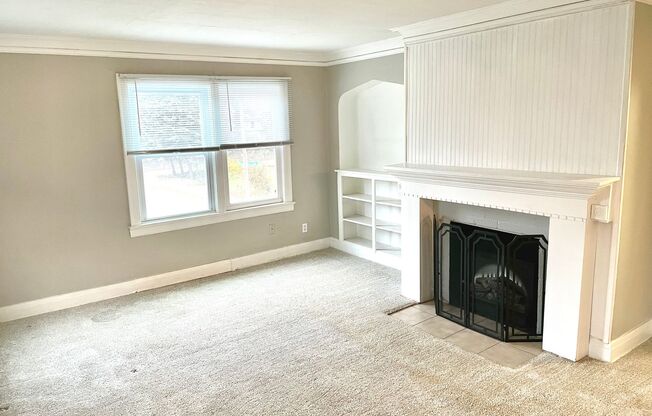 2230 Riverside Dr NE