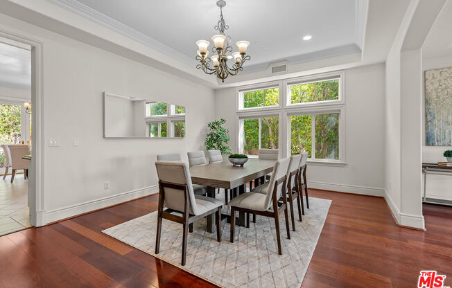2997 BEVERLY GLN CIR