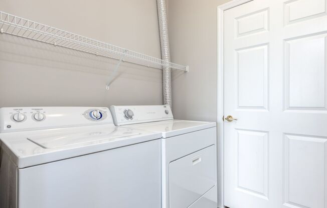 2 beds, 1 bath, 982 sqft, $1,369, Unit 336