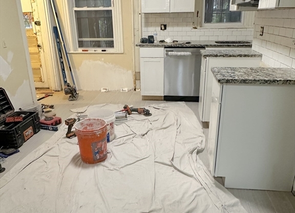 14 Quint Ave Apt 1A