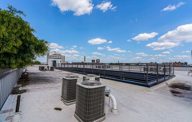 2 beds, 1 bath, 802 sqft, $1,795, Unit Unit 7