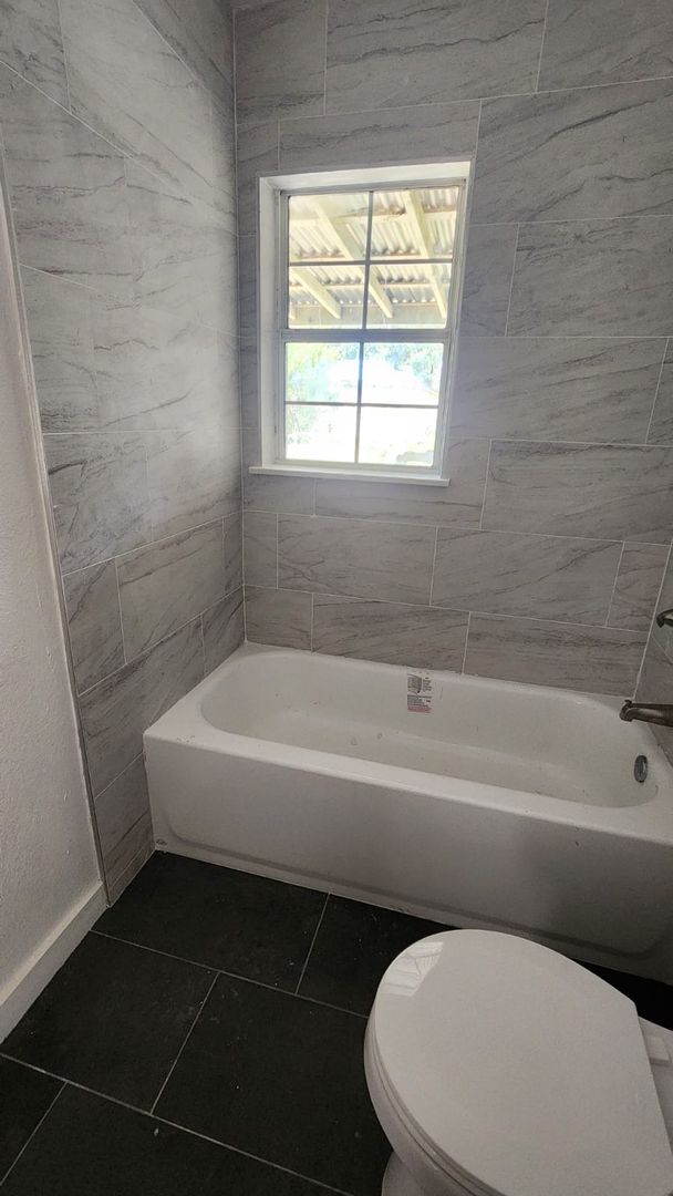 Renovated 4/2 Home Tampa Available Now
