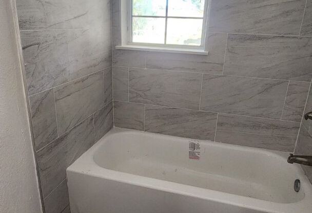 Renovated 4/2 Home Tampa Available Now